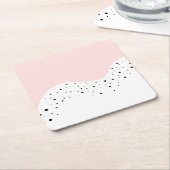 Roze minimale vormgeving met stippen kartonnen onderzetters (Schuin)