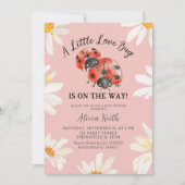 Roze minimalistische Daisy Lovebug Baby shower Kaart (Voorkant)