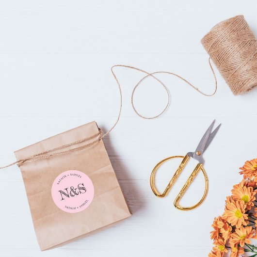 Roze Minimalistische Elegant Bold Initialen Bruilo Ronde Sticker