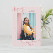 Roze Minimalistische Moderne Klasse van 2024 Afstu Kaart (Staand voorkant)