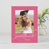 Roze Modern Elegant Script Photo Graduation Party Kaart (Staand voorkant)