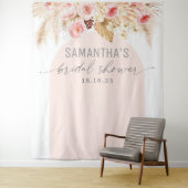 Roze moderne boho pampas bloemstuk achtergrondboog wandkleed (In situ)