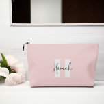 Roze moderne minimalistische monogram etui<br><div class="desc">Roze Modern Minimalistisch Monogrammed ontwerp.</div>