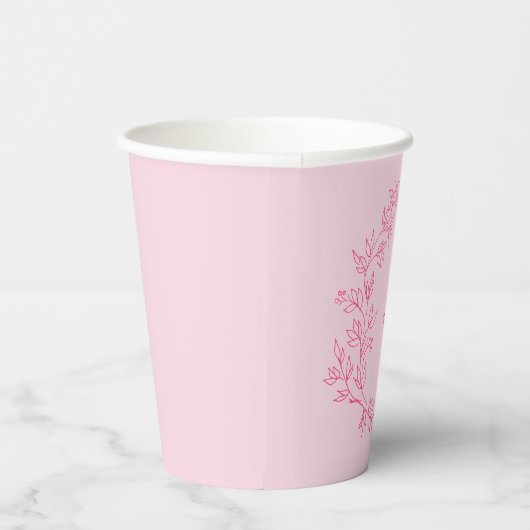 Roze moderne script meisjesnaam monogram papieren bekers (Rechts)