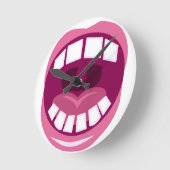 Roze mond en witte tanden ronde klok (Hoek)