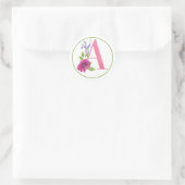 Roze monogram A met zomerbloemen Ronde Sticker (Tas)