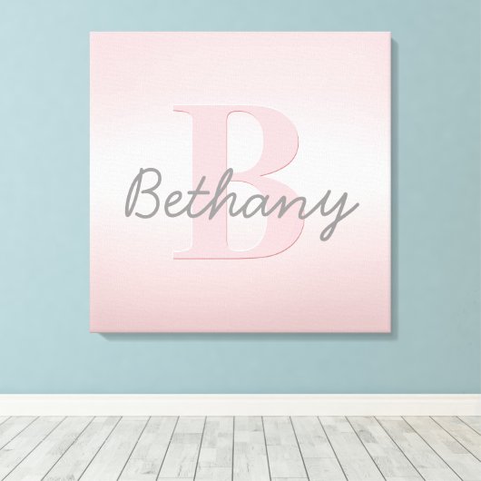 roze monogram en Jouw naam script bevestigen Canvas Afdruk (Insitu (Houten vloer))