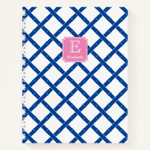 Roze monogram met blauwe en witte bamboe trrellis notitieboek