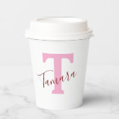 Roze Monogram Papieren Bekers | Aangepaste Naam (Voorkant)