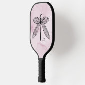 Roze monogram voor de kramp van Dragonfly Pickleball Paddle (Links)