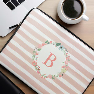 Roze Monogrammed Floral Wreath Laptop Sleeve
