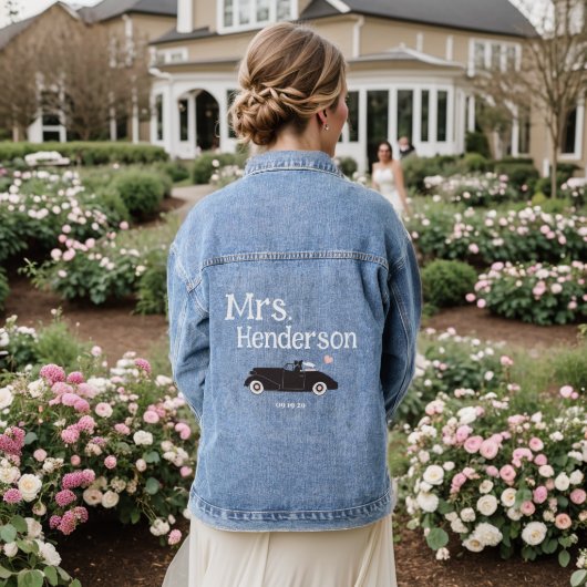 Roze Mrs. Brides Achternaam Klassieke Auto Denim J Denim Jacket (Huwelijk Achterkant)