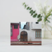 Roze muur, gebogen deuren, Galapagos-eilanden Briefkaart (Staand voorkant)