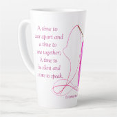 Roze naald en draad met bijbelverse latte Mok (Linkerhoek)