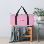 Roze naam monogram plunjezak<br><div class="desc">Een lichtroze achtergrond, zwarte en gouden tekst. Personaliseer en voeg uw voornaam, monogram initialen en volledige naam.</div>