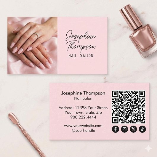 Roze Nagelstudio QR Code Social Media Visitekaartje