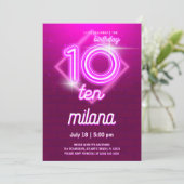 Roze Neon 10th Birthday Party Invitation Kaart (Staand voorkant)