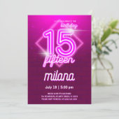 Roze Neon 15th Birthday Party Invitation Kaart (Staand voorkant)