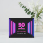 Roze Neon 50 en Fabulous 50e verjaardag Uitnodiging Briefkaart (Staand voorkant)