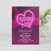 Roze Neon Hart Valentijn Party Invitation Kaart (Staand voorkant)