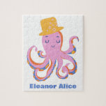 Roze Octopus Quirky Dansende Dier Gepersonaliseerd Legpuzzel<br><div class="desc">Een leuk ontwerp voor alle octopusventilatoren! Deze stropdas in roze en geel danst met een leuke bovenste hoed. Pas het aan met jouw naam!</div>