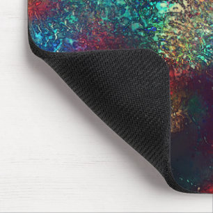 Roze of aluminiumfolie onder blauw en rood plastic muismat