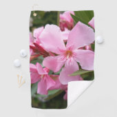 Roze Oleander Bloem Golf Handdoek (Insitu)