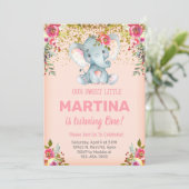 Roze olifant en een bloemen meisje wordt uitgenodi kaart (Staand voorkant)