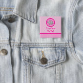 Roze olifant "Grandma to be" Baby shower Button (In situ)