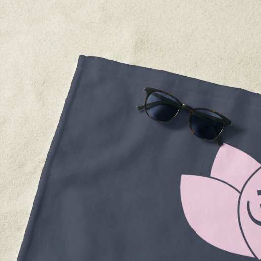 Roze om & Lotus Flower Inhale Exhale Strandlaken (In situ)