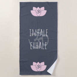 Roze om & Lotus Flower Inhale Exhale Strandlaken