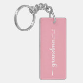 Roze oma opgericht sleutelhanger (Voorkant Links)