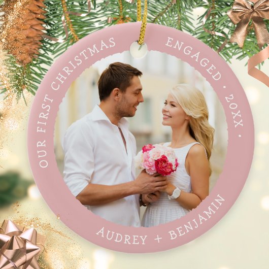 Roze Onze Eerste Kerstmis Betrokken Custom Foto Keramisch Ornament