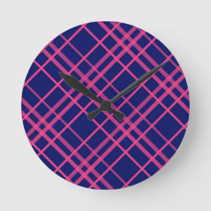 Roze op blauwe ruitjeslijnen ontwerp  ronde klok