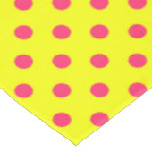 Roze op gele stippen patroonontwerp tafelkleed (Gekanteld)