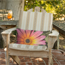 Roze oranje madeliefjes bloemenkussen voor de pati