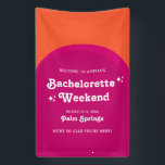 Roze & Oranje Zonsondergang Retro Meidenavond Spandoek<br><div class="desc">Dit vrolijke,  kleurrijke retro-ontwerp heeft een thema met een heldere oranje en roze zonsondergang.</div>