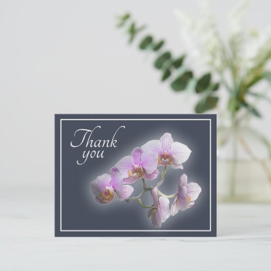 Roze orchideeën in tinten grijs achtergrond bedank briefkaart (Staand voorkant)