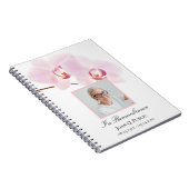 Roze Orchideeën op White Funeral Memorial Guest Bo Notitieboek (Rechterzijde)