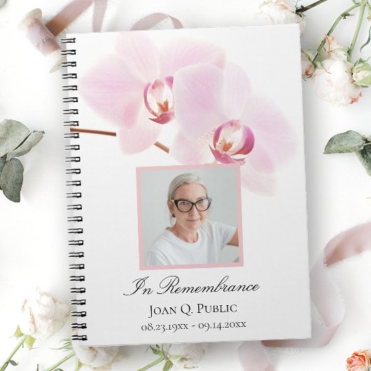 Roze Orchideeën op White Funeral Memorial Guest Bo Notitieboek