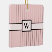 Roze ornament met zwarte pinstripes (Rechts)
