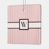 Roze ornament met zwarte pinstripes (Links)