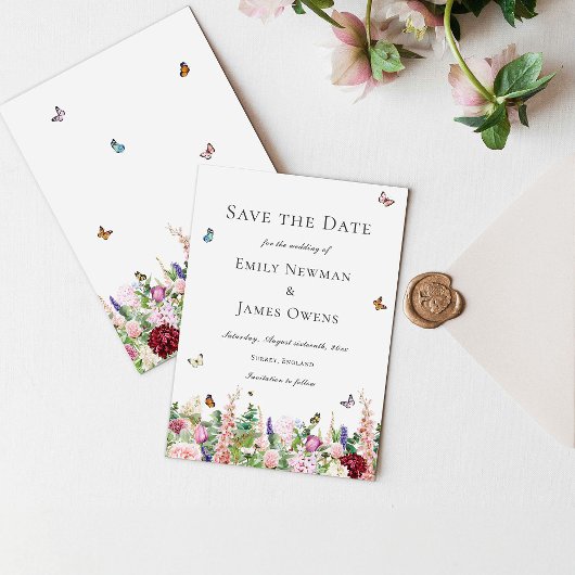 Roze paarse bloemen en botervliegen Sla de datum o Save The Date