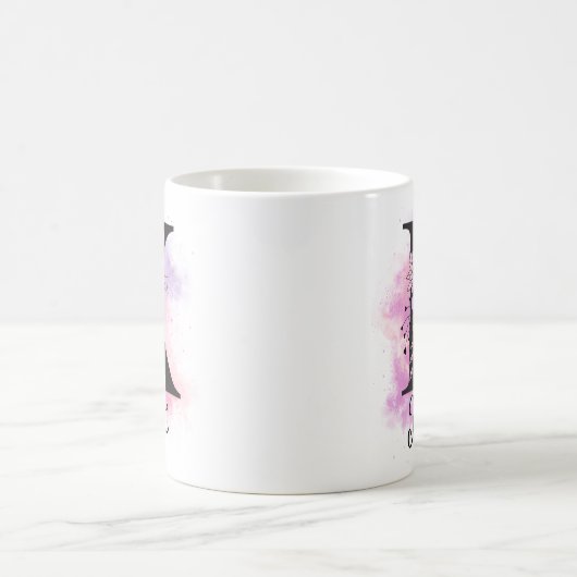 Roze Paarse Bloemen Zwart Letter Monogram K Coffee Koffiemok (Center)