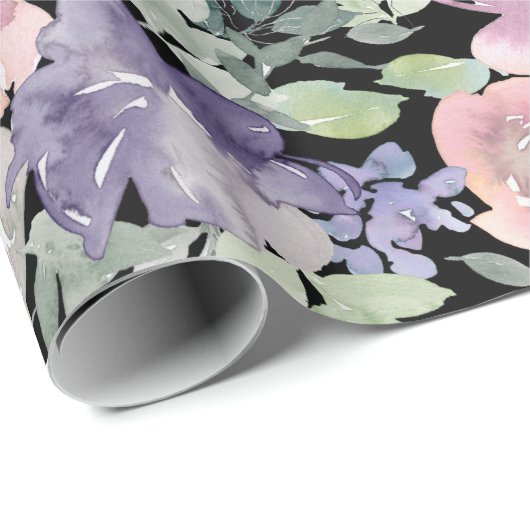 Roze Paarse bloemenzwarte achtergrond Cadeaupapier (Rol Hoek)