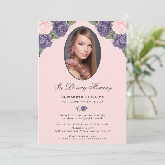 Roze Paarse bloemfoto in liefdevolle herinnering Kaart (Staand voorkant)