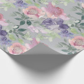 Roze Paarse Bloemige Grijze Achtergrond Cadeaupapier (Hoek)