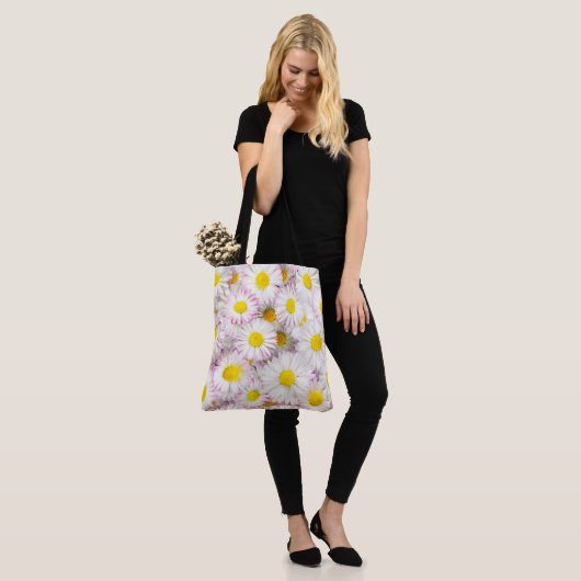 Roze Paarse Daisy Flower Pattern Tote Bag (Op model)