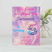 Roze Paarse Eenhoorn 5e Verjaardag Uitnodiging (Staand voorkant)