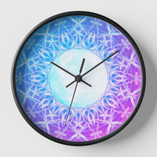 roze, paarse en blauwe Lightcode Mandala klok
